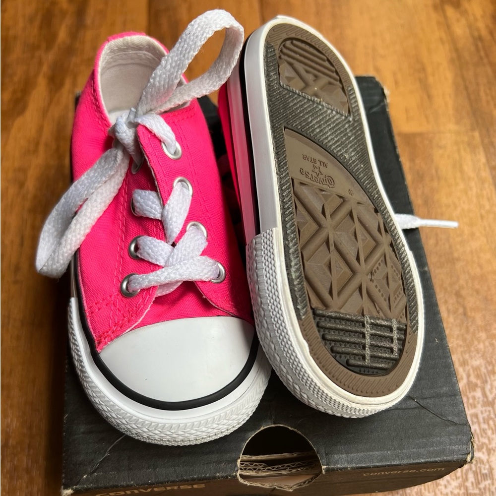 Hot pink Converse
